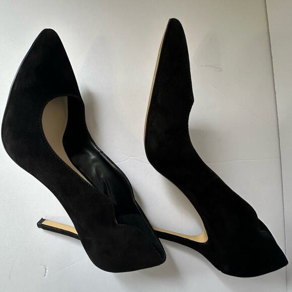 Saks Fifth Avenue Bolton Pumps size 9 Black Suede Heels - Picture 3 of 9